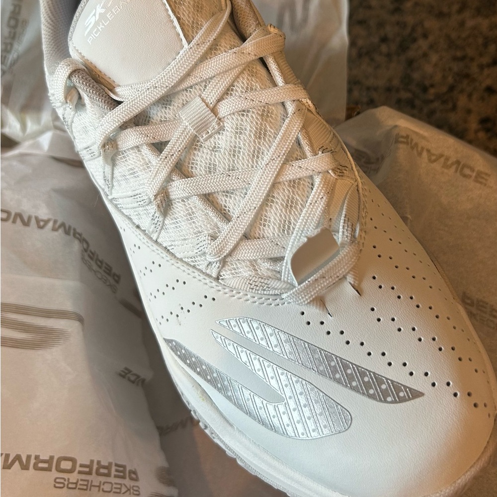 Sketchers pickleball shoes